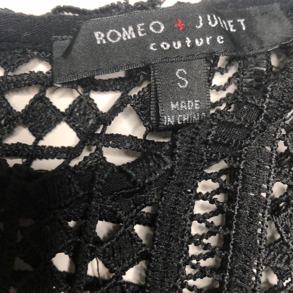 Romeo + Juliet Boho Top Lace Black Sleeveless Blouse - Picture 4 of 5